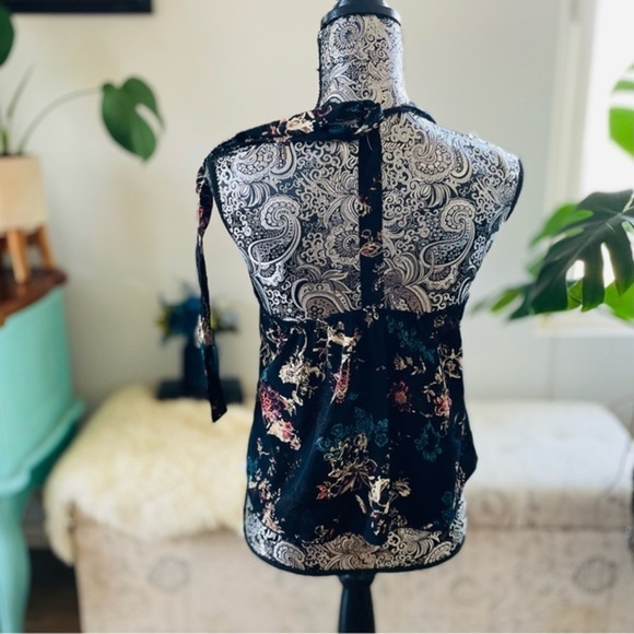 Floral Fringe Tassel Hem T-Strap Halter Top - Picture 4 of 5